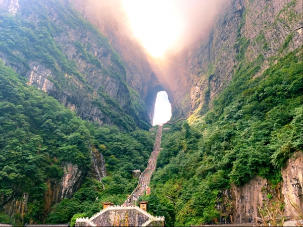 不想去游客扎堆的地方？那就去张家界吧！内含四天三晚旅行攻略！