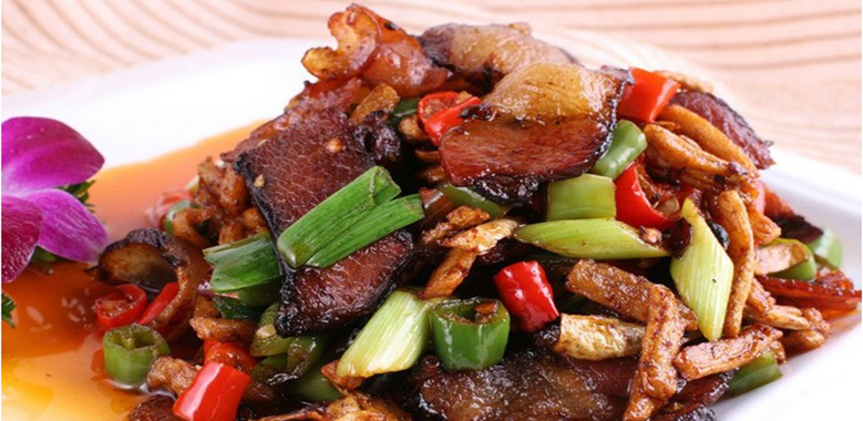 张家界旅游报价 - 蒸腊肉、蒸香肠