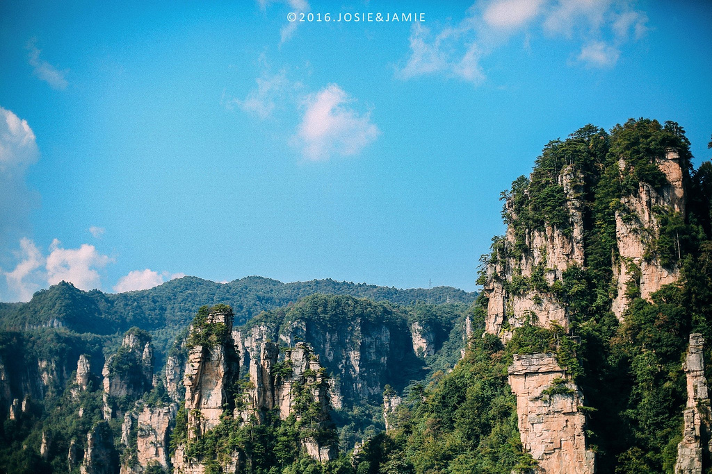 张家界旅游旺季 - 天子山