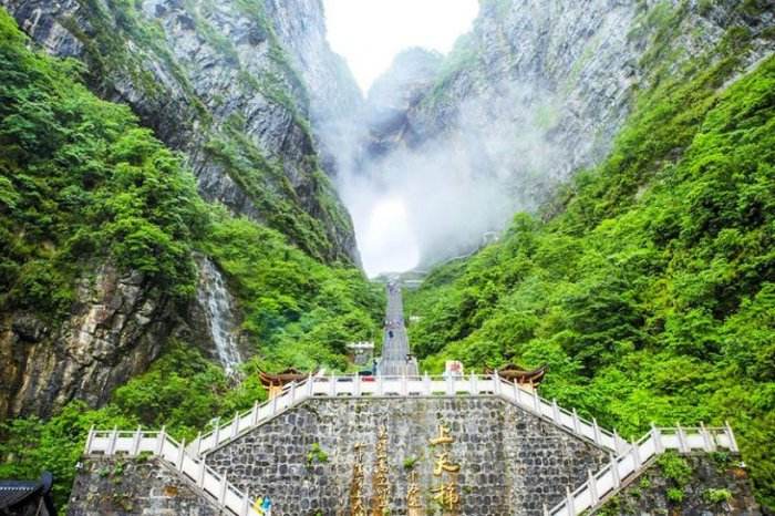 张家界天气 - 想去自驾张家界旅游怎么玩，张家界旅游景区有哪些，行程如何安排？大概要花多少钱？怕被宰被坑，有哪些要注意的？开车去张家界旅游攻略，先谢了