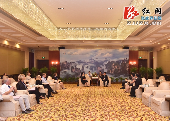 张家界自助游 - 【“一节一会”】杨光荣会见参加“一节一会”的俄罗斯代表团