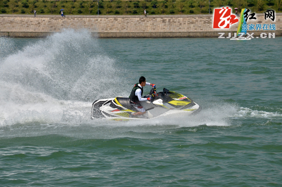 张家界澧水河摩托艇精英赛盛大开幕