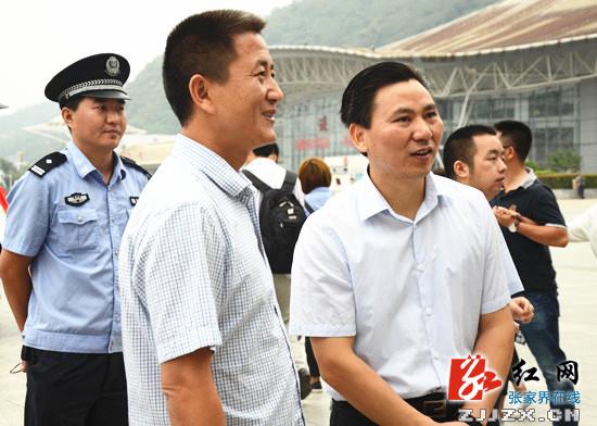 湖南张家界旅游景点 - 【黄金周时刻】永定区：祝云武检查国庆节假日旅游接待工作