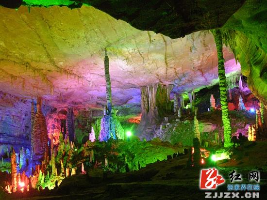张家界 - 【黄金周时刻】“十一黄金周”张家界黄龙洞景区实现历史两个突破