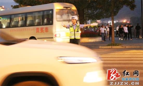 张家界旅游攻略自由行三天 - “国庆黄金周”里的张家界公安人（五）