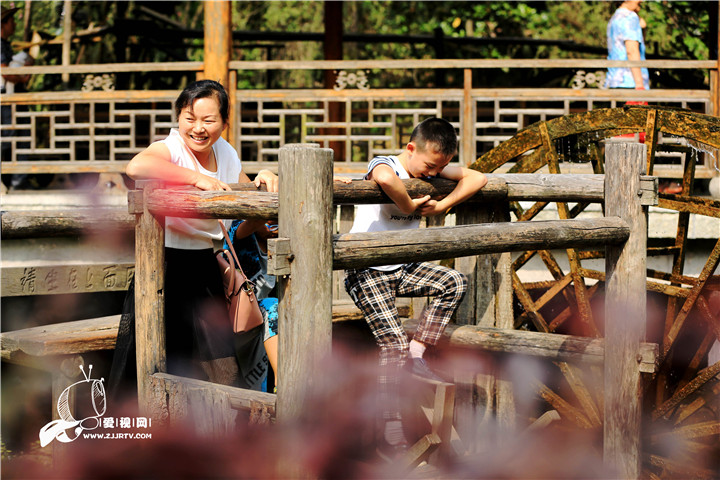 去张家界旅游 - 张家界武陵源：水车悠悠假期乐