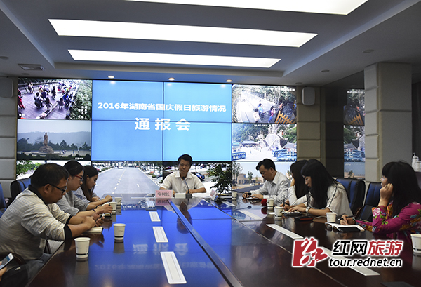 张家界 - 湖南国庆假日接待游客逾4千万人次 八成为“一日游”