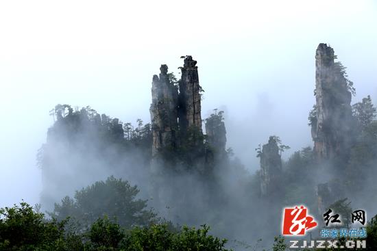 张家界自助游 - 张家界武陵源多日云雾景观惊艳八方游客