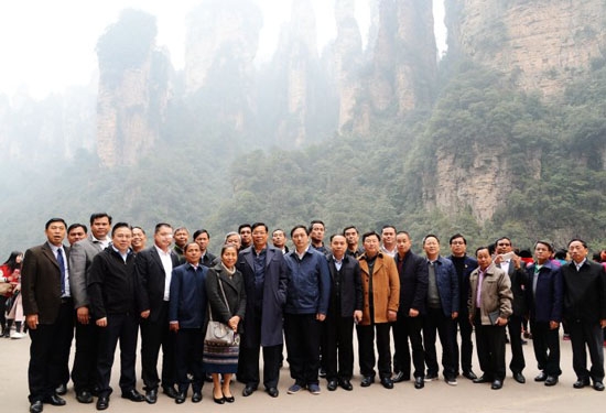 张家界旅游线路 - 老挝乌多姆赛省高级代表团盛赞张家界美景“绝版”
