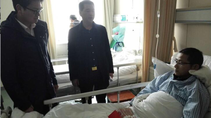 张家界旅游价格 - 张家界为导游设置爱心救助专项基金 已救助8人