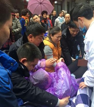 张家界旅游旺季 - 袁管会落实“四员服务” 当好游客“服务员”