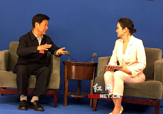 张家界旅游价格 - 全国人大代表朱国军：将张家界旅游做成全国范例