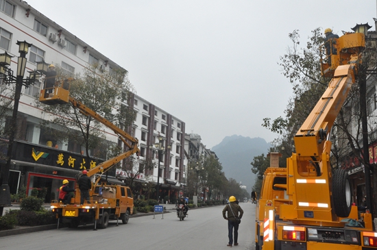 张家界旅游路线 - 武陵源区打造亮丽多彩的“不夜城”