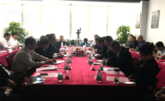 张家界旅游旺季 - 罗智斌率团赴粤 考察北影控股集团对接项目