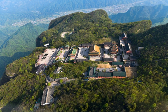 张家界旅游旺季 - 张家界全域旅游内外兼修 “五一”期间共接待游客142.7万人次