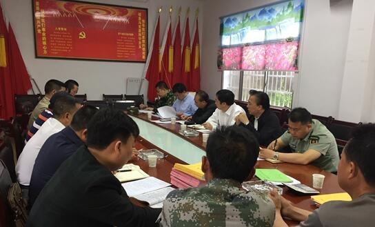 张家界 - 欧阳斌深入定家庄村进行“脱贫攻坚回头看”