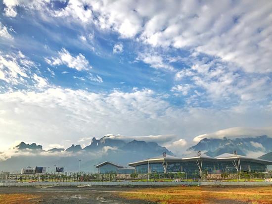 张家界自助游 - 张家界荷花国际机场2017暑期增开多条航线