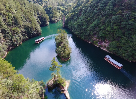 旅游张家界攻略 - 山水宝峰湖 避暑清凉游