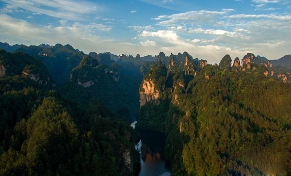 张家界旅游价格 - 张家界旅游精准扶贫开出数据之花