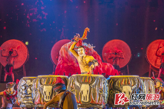 张家界旅游路线 - 冯小刚版《张家界·魅力湘西》：在湘西文化的肩膀上登高望远