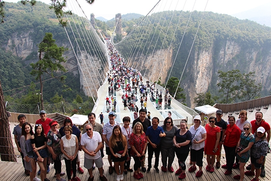 张家界旅游线路 - 澳新高级旅游代表团对张家界风景赞赏不已