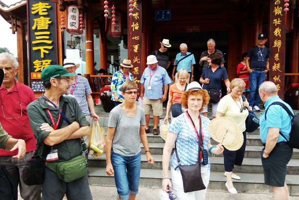 张家界自由行 - 武陵源美食陶醉境外客