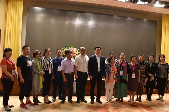 张家界旅游必看 - “知识与艺术同行 品牌非遗之旅”项目首站将来张家界 文化加旅游吸引世界眼球