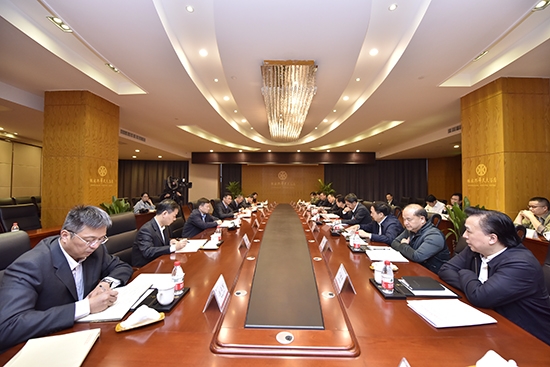 张家界旅游旺季 - 虢正贵会见省机场管理集团党委书记、总经理李军一行