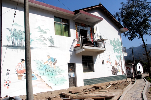 张家界旅游天气预报 - 天子山街道：文化墙绘出乡村风景线
