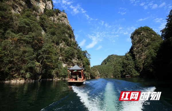 张家界旅游旺季 - 12月22日张家界宝峰湖将上演两大精彩体育赛事