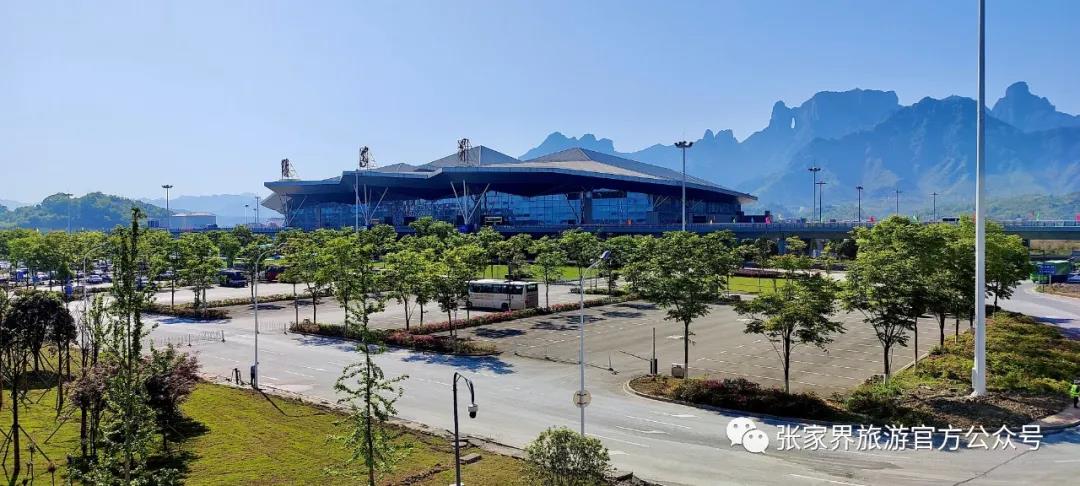 张家界旅游路线 - “五一”小长假：张家界荷花国际机场预计运送旅客将超过五万人次