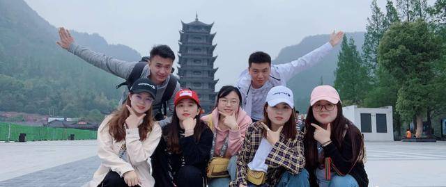 张家界 - 张家界十一国庆怎么玩？精华几条旅游路线推荐，五日游参考