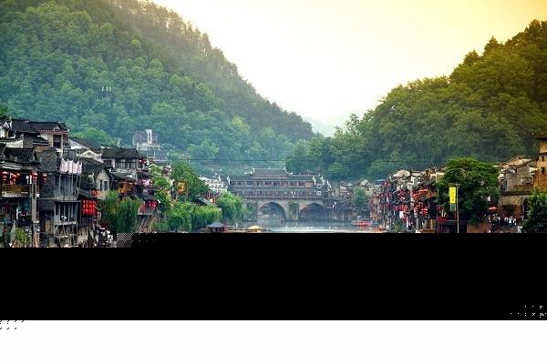 张家界 - 张家界怎么去凤凰古城，怎么玩，玩几天合适？张家界凤凰旅游攻略